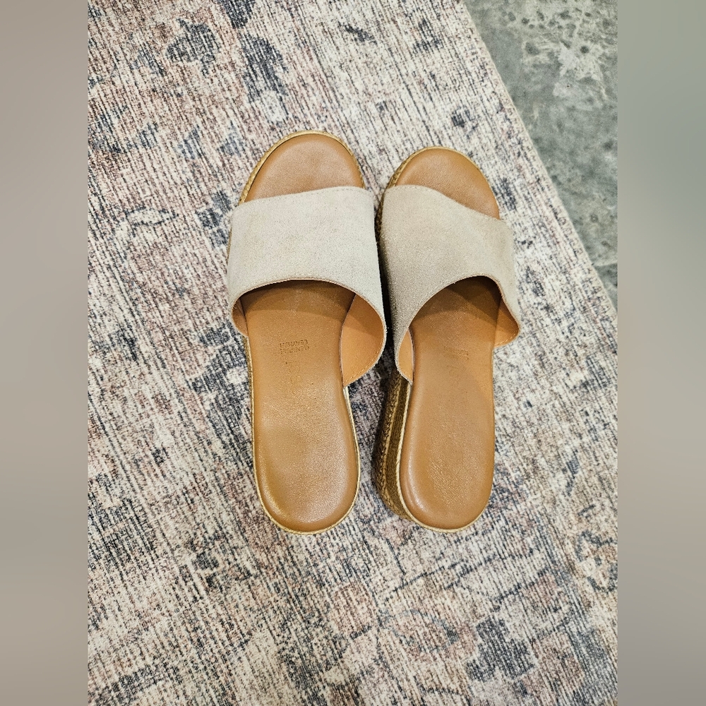 Sergio Rossi Suede Wedges - Picture 3 of 13